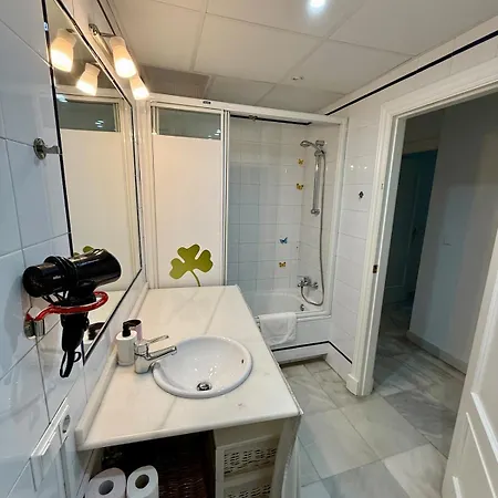 Apartment Rc Reyes Catolicos St Right Beside Trianas Bridge
